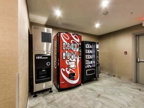 Vending machine - Radisson Hotel Edmonton Airport (Leduc)