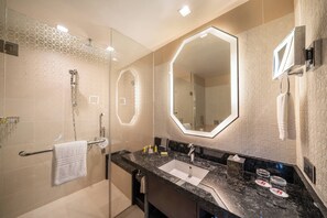Separate tub and shower, free toiletries, hair dryer, bathrobes