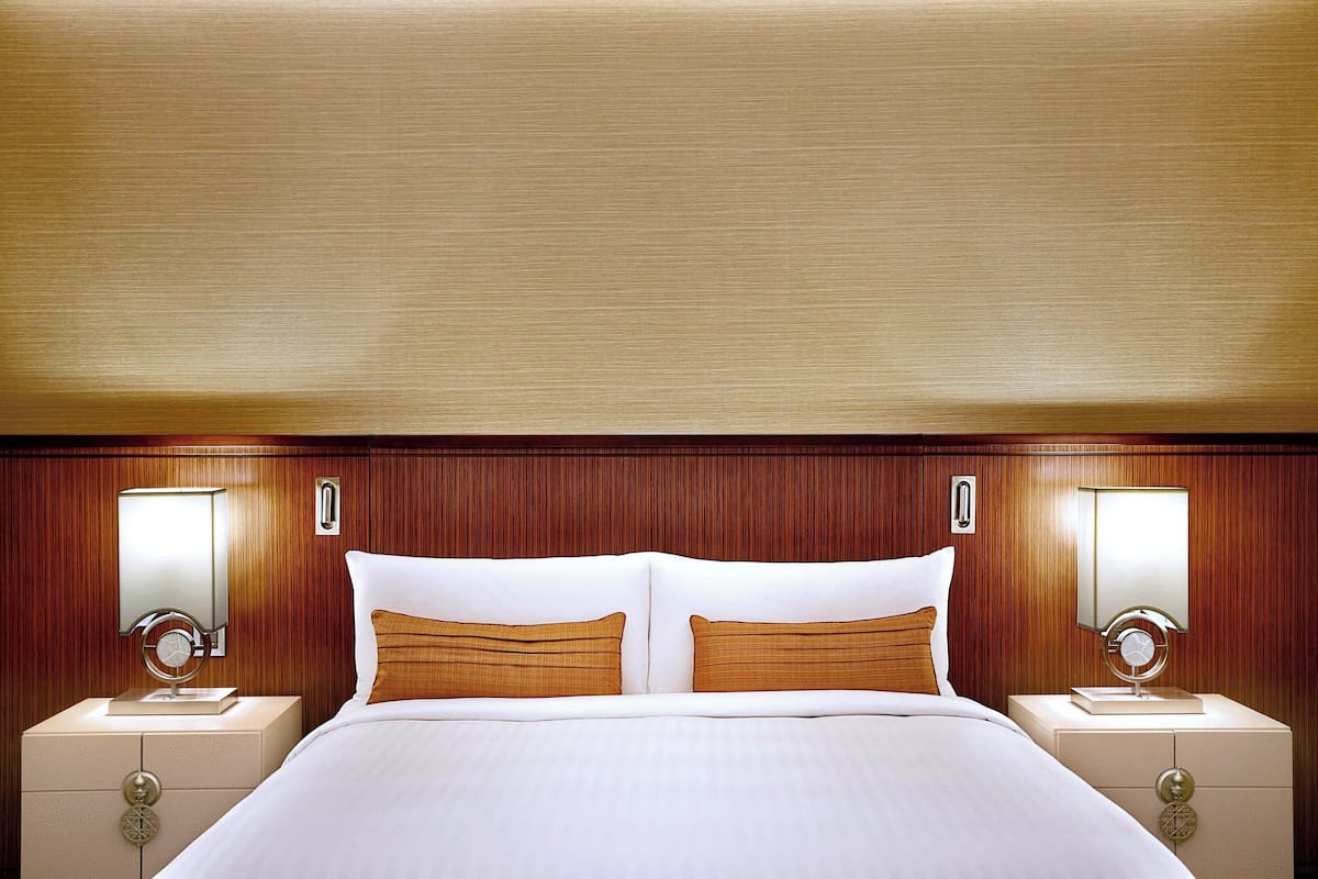 Habitación Deluxe, 1 cama King size, vista a la ciudad | 1 habitación, ropa de cama de alta calidad y minibar