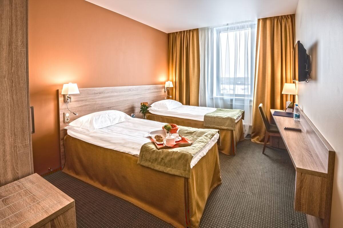 Standaard kamer, 1 twee- of 2 eenpersoonsbedden | Geluiddichte muren, een strijkplank/strijkijzer, gratis wifi