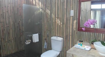 Ducha, artículos de tocador gratuitos, bidet, toallas