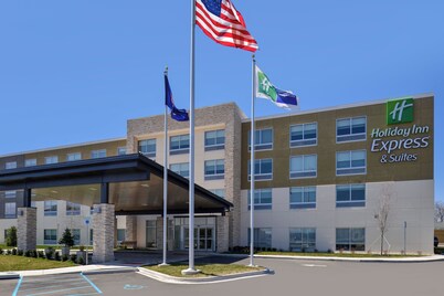 Holiday Inn Express & Suites Farmington Hills - Detroit by IHG