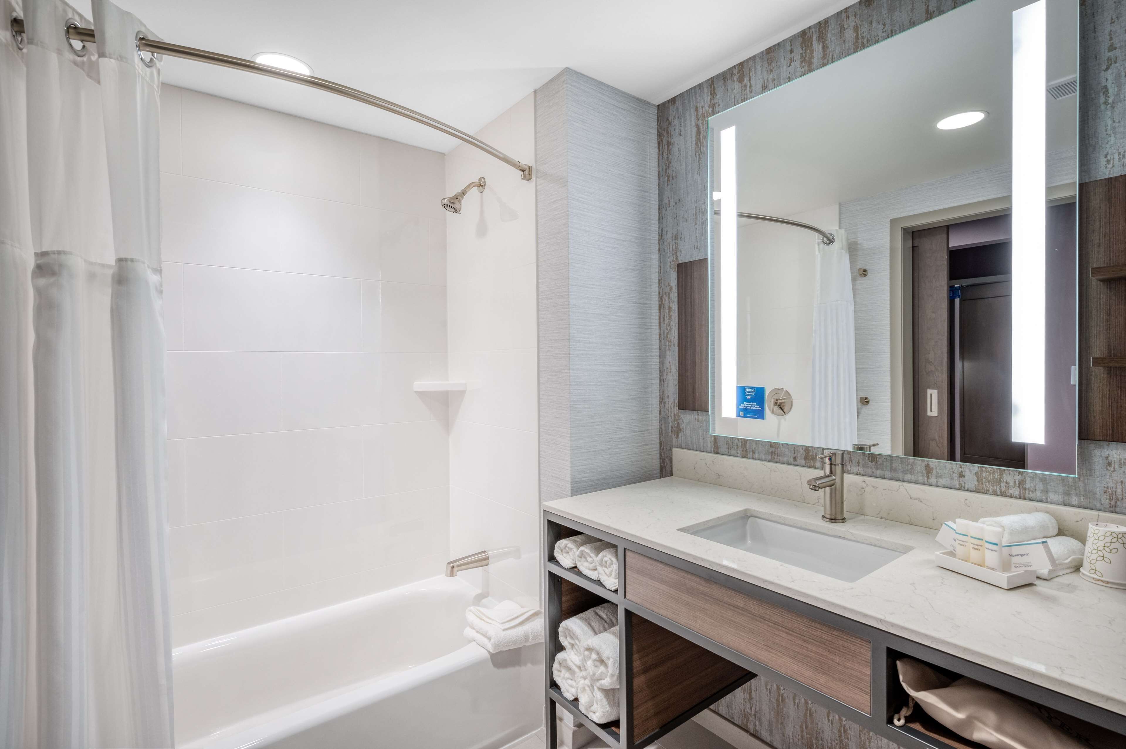 room, 2 queen beds, non smoking (drinks/ snacks) | bathroom | combined shower/bathtub, free toiletries, hair dryer, towels