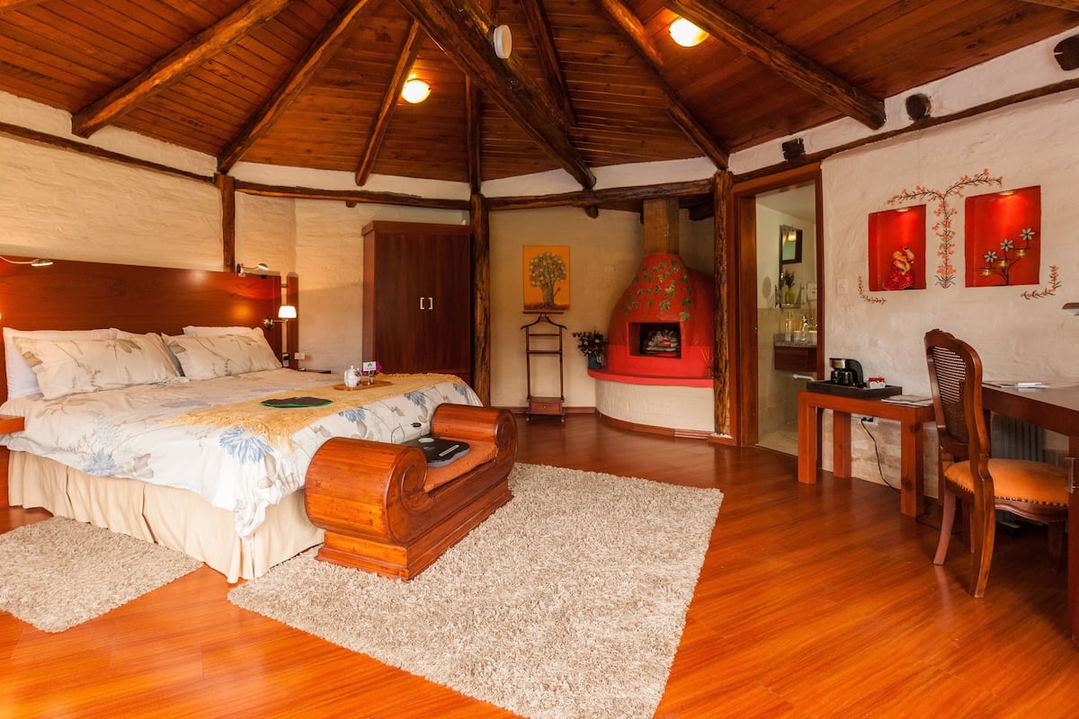 deluxe room, 1 king bed, garden view, poolside | 1 bedroom, egyptian cotton sheets, premium bedding, down duvets