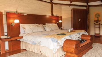 Chambre Deluxe, 1 très grand lit, vue jardin, en bord de piscine | Draps en coton égyptien, literie de qualité supérieure