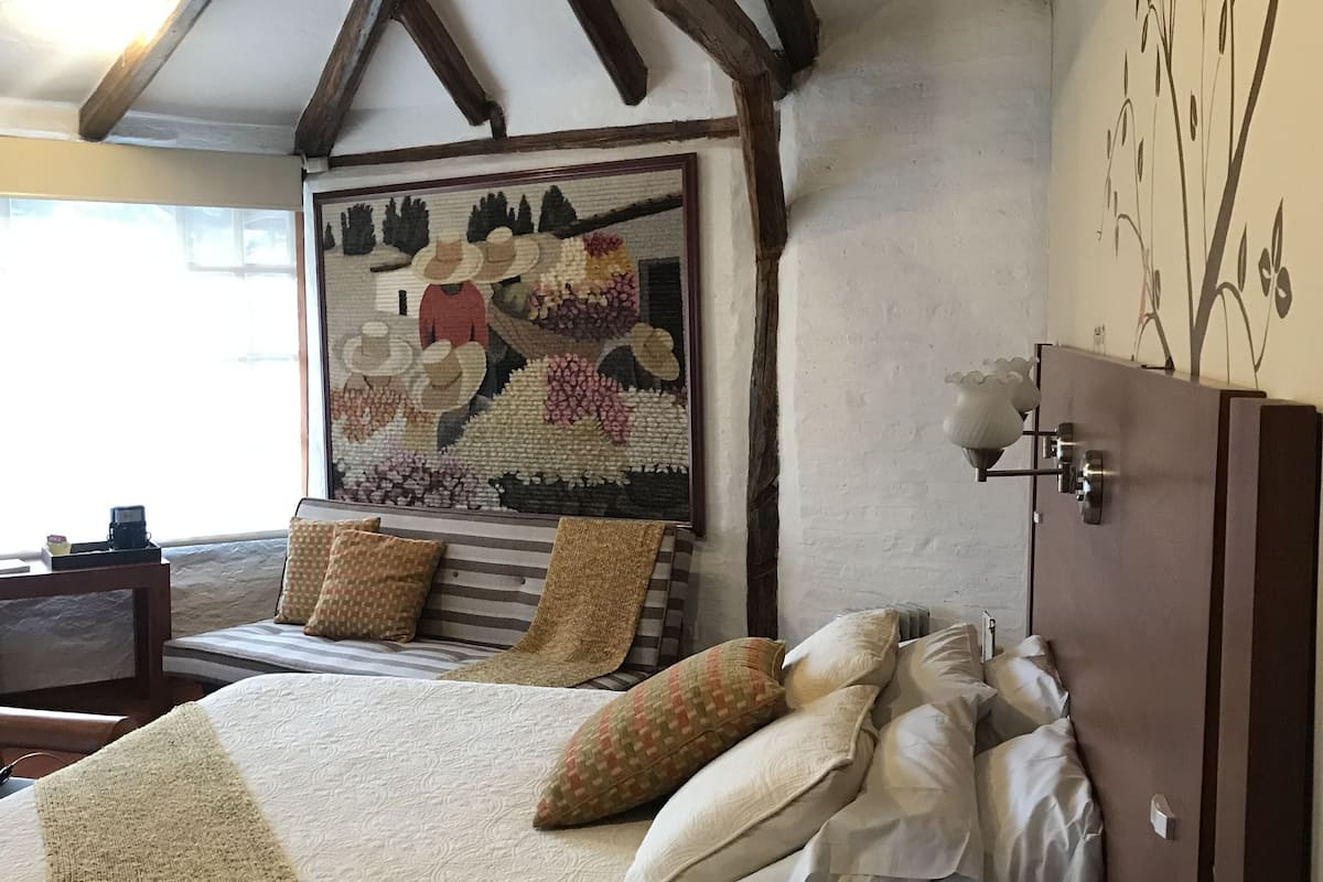 standard double room, 1 queen bed, garden view | 1 bedroom, egyptian cotton sheets, premium bedding, down duvets