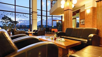 2 bares o lounges