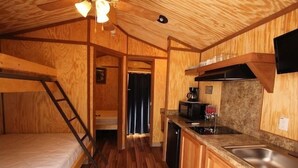 Kabin Klasik, 2 Tempat Tidur Double | 1 kamar tidur dan Wi-Fi gratis