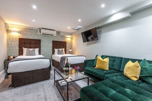 Firemannsrom – standard | Sengetøy av topp kvalitet, minibar og safe på rommet