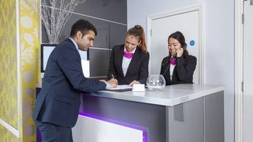 Check-in-/Check-out-Schalter