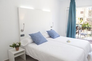 Desk, free cots/infant beds, free WiFi