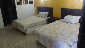 Standaard kamer, 2 tweepersoonsbedden | Gratis wifi