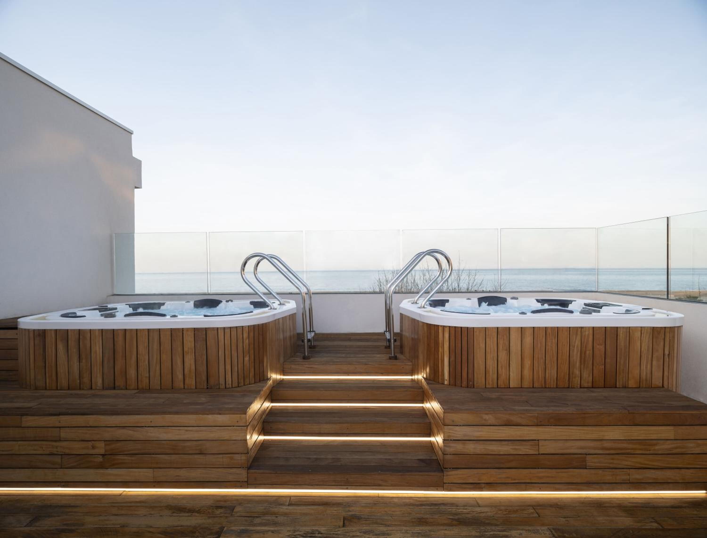 مغطس سبا خارجي