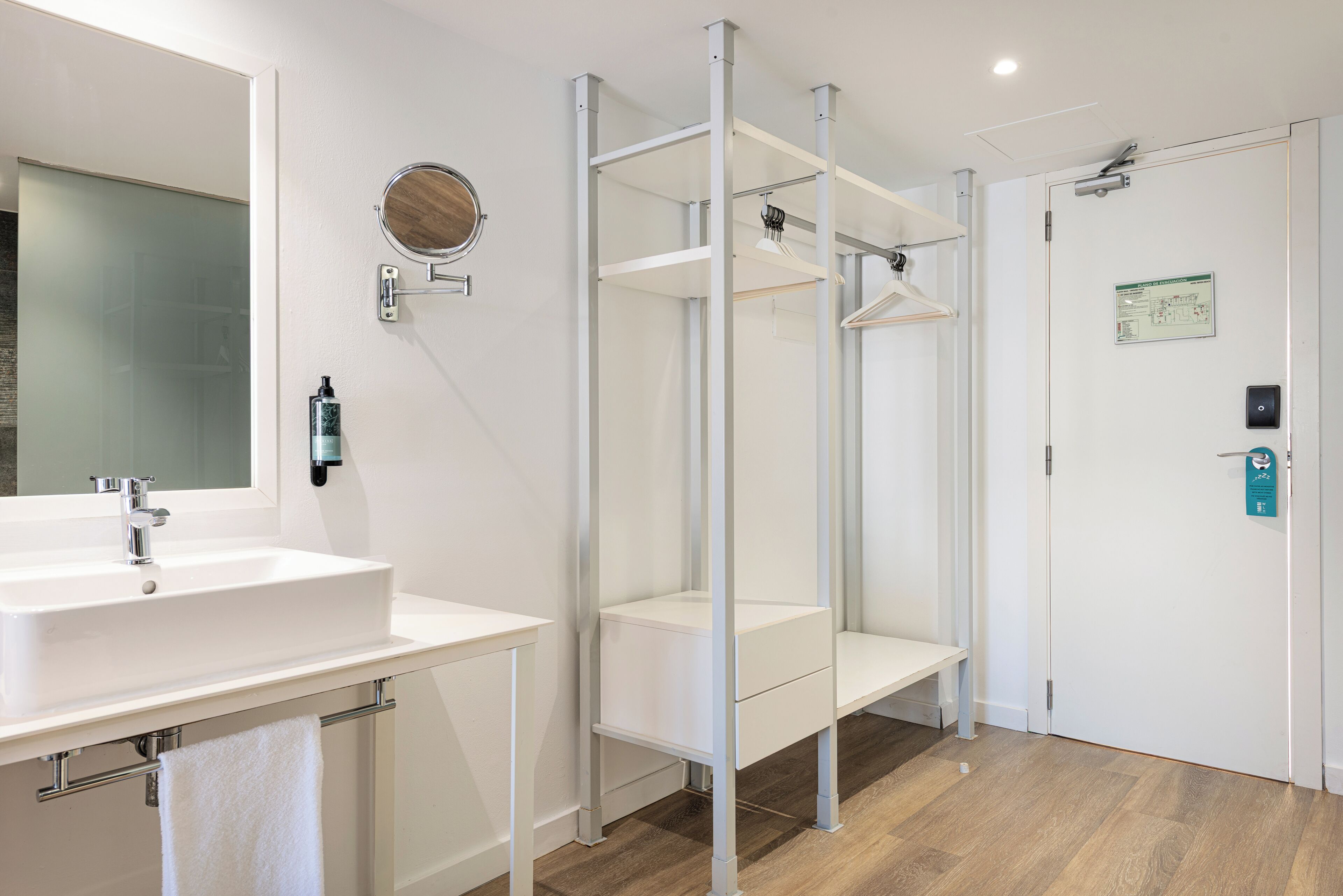 Photo - Welikehotel Triton Beach
