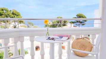 Habitación Deluxe, bañera de hidromasaje | Balcón