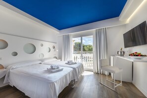 Deluxe Room, Jetted Tub | Down duvets, minibar, desk, blackout curtains - Welikehotel Triton Beach  (Capdepera)