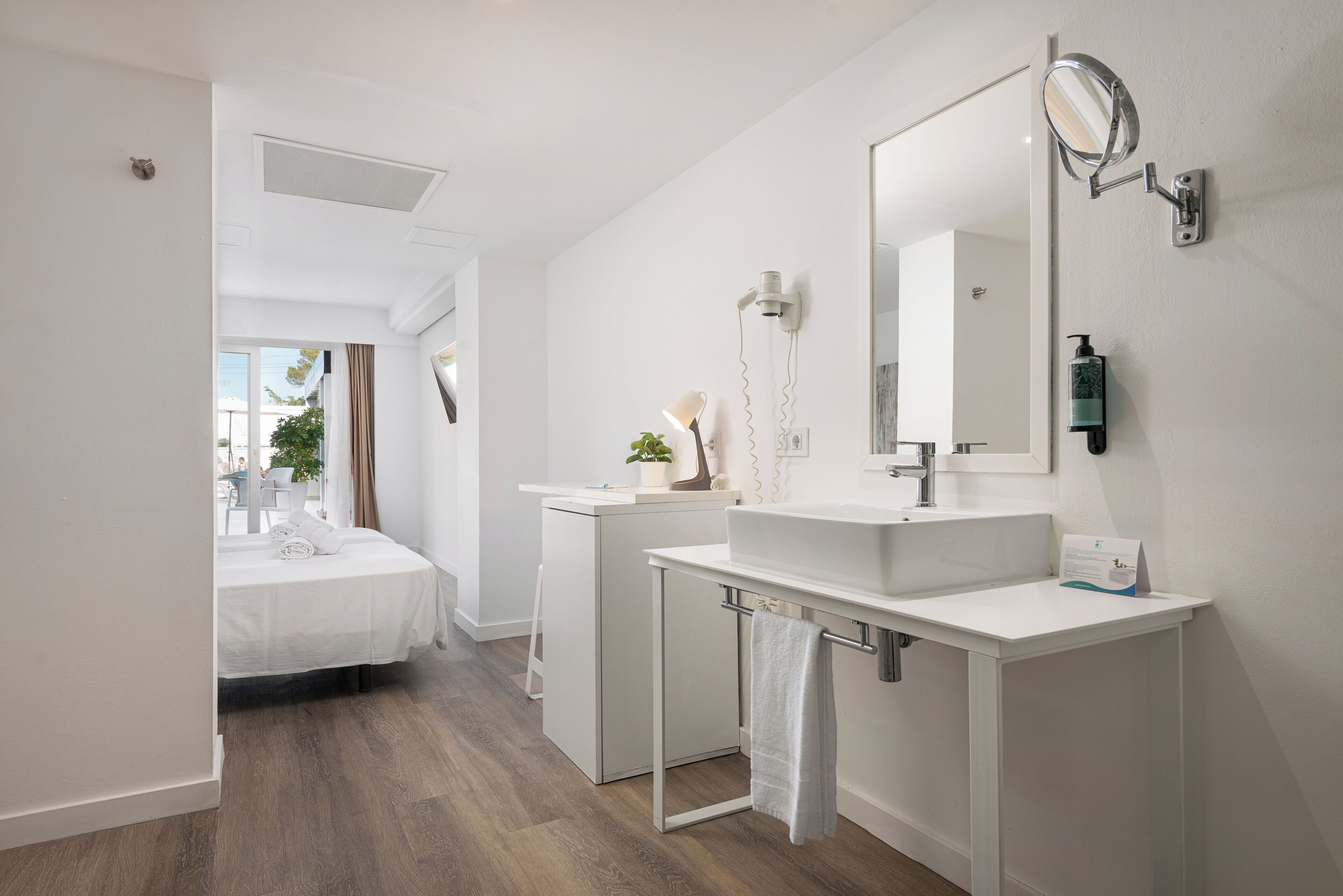 Photo - Welikehotel Triton Beach