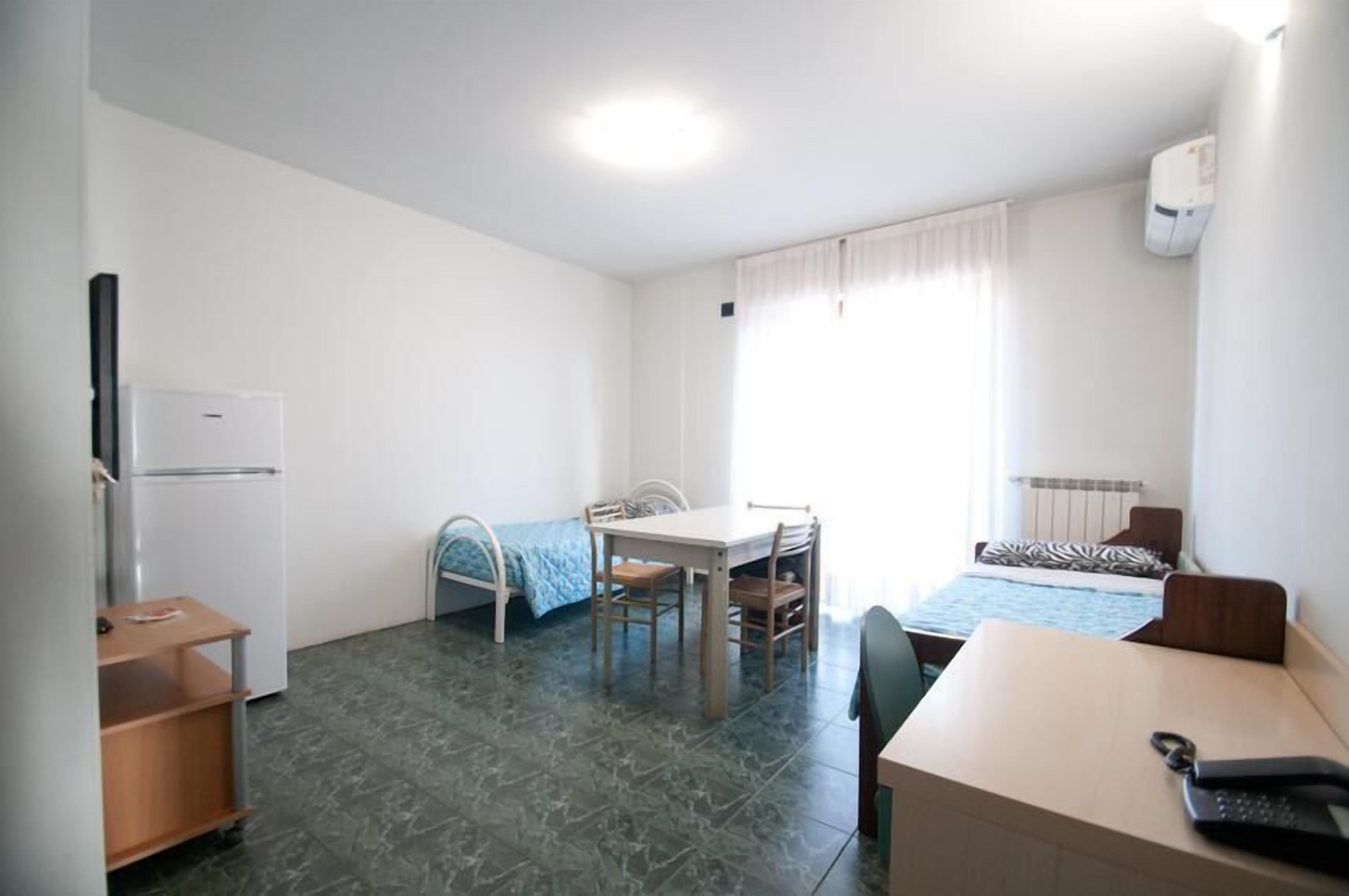 family room, 3 bedrooms | 2 bedrooms, desk, iron/ironing board, free wifi