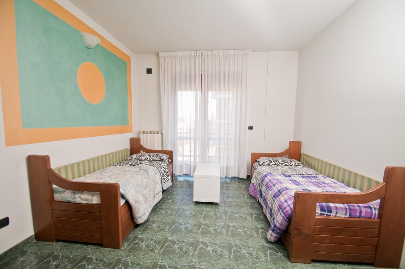 standard room, 2 bedrooms | 2 bedrooms, desk, iron/ironing board, free wifi