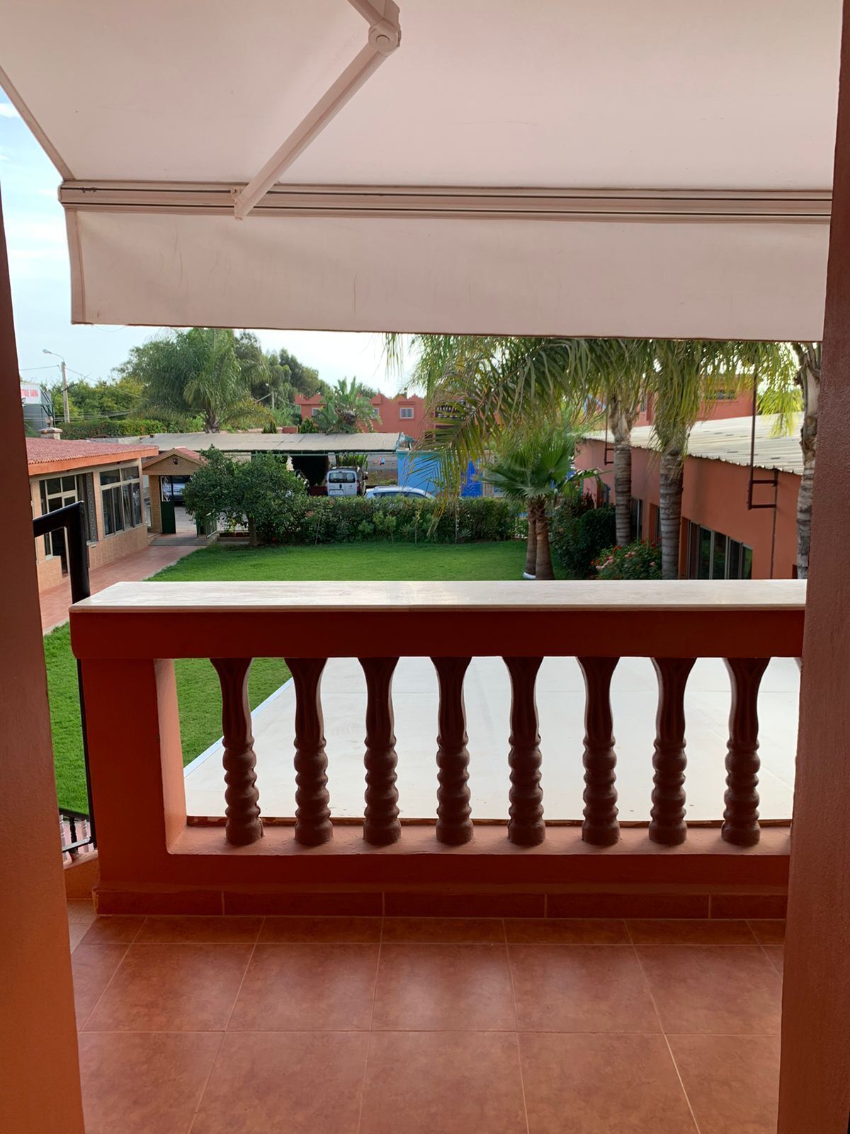 Habitación básica con 2 camas individuales, 2 camas individuales | Vistas del balcón