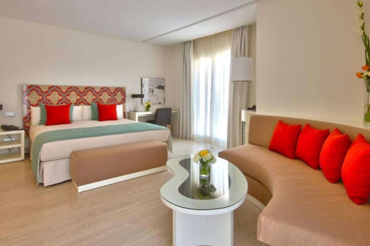 executive suite | 1 bedroom, premium bedding, minibar, in-room safe