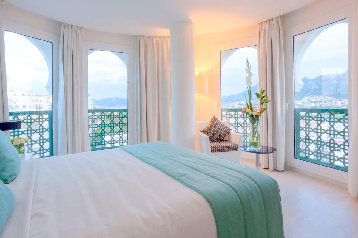 deluxe room | 1 bedroom, premium bedding, minibar, in-room safe