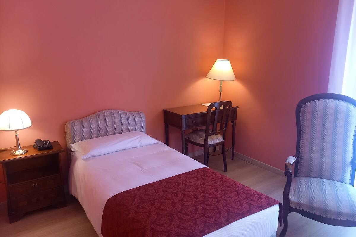 Chambre Simple Supérieure | 1 chambre, bureau, Wi-Fi gratuit, draps fournis