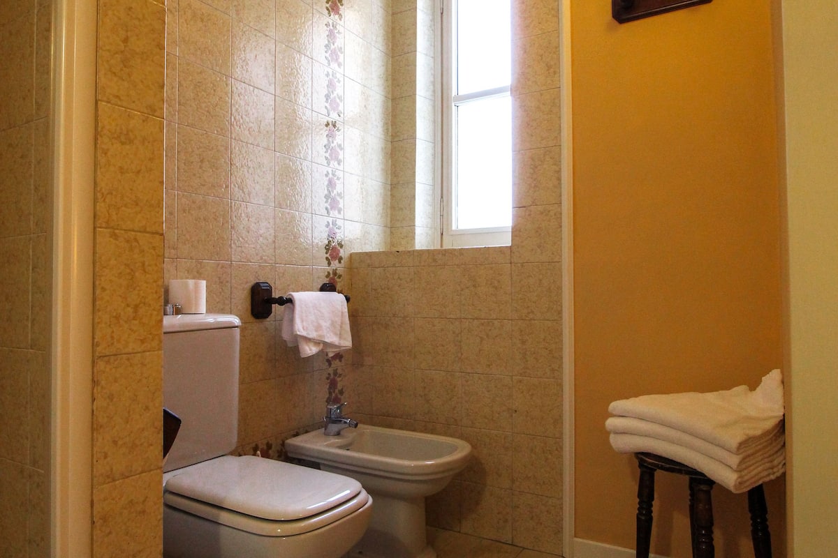 triple room | 1 bedroom, desk, free wifi, bed sheets