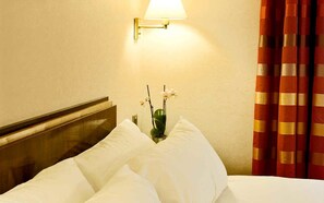 Superior tweepersoonskamer | Luxe beddengoed, een kluis op de kamer, een bureau, babybedden (toeslag)