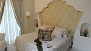 Superior tweepersoonskamer | Luxe beddengoed, een kluis op de kamer, een bureau, babybedden (toeslag)