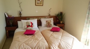 Iron/ironing board, free cots/infant beds, free WiFi, bed sheets - Eftihia Studios (Kos)