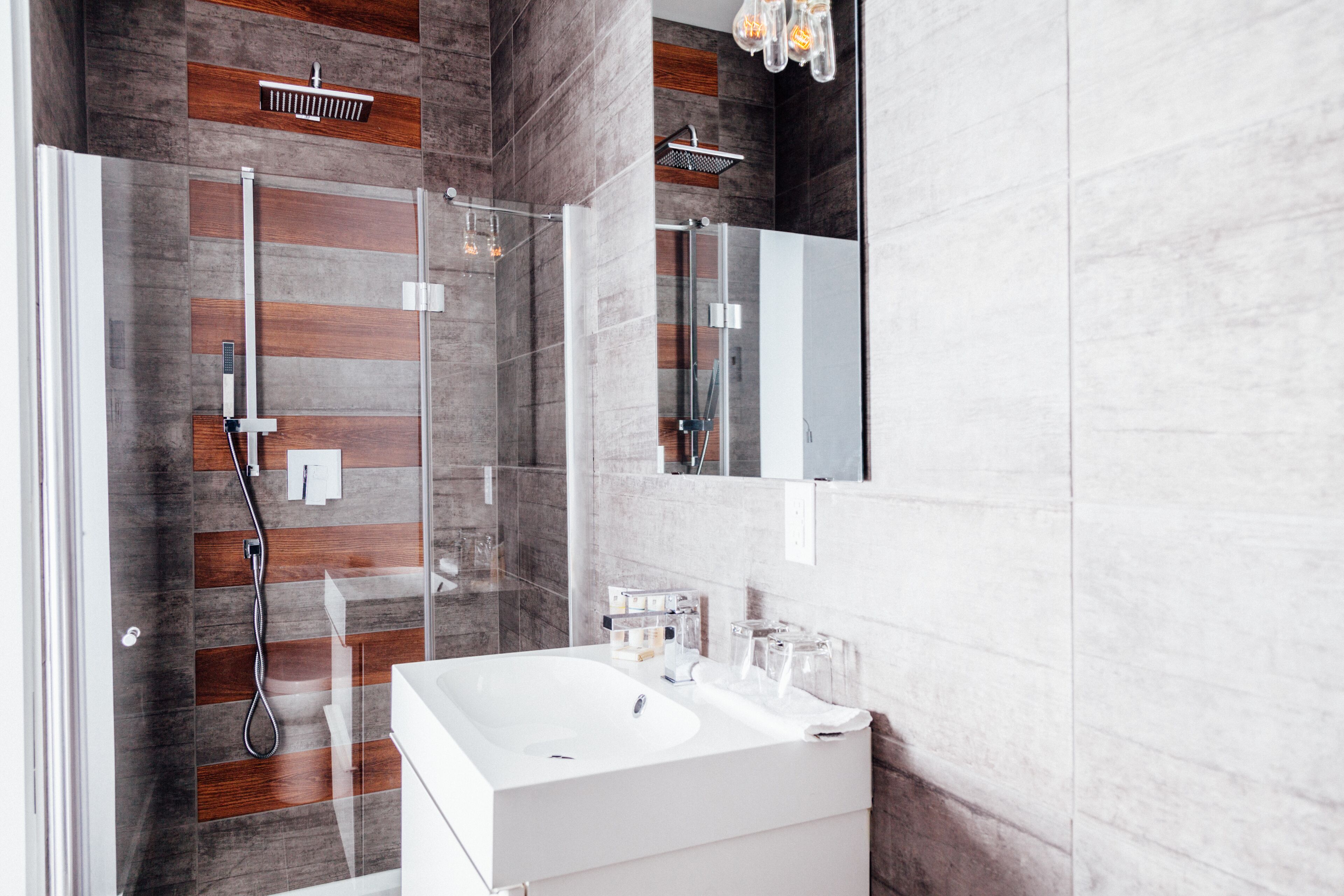 shower, rainfall showerhead, free toiletries, hair dryer