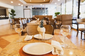 Café da manhã, almoço e jantar
