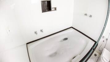 Superior Twin Room | Private spa tub