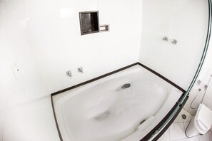 Private spa tub