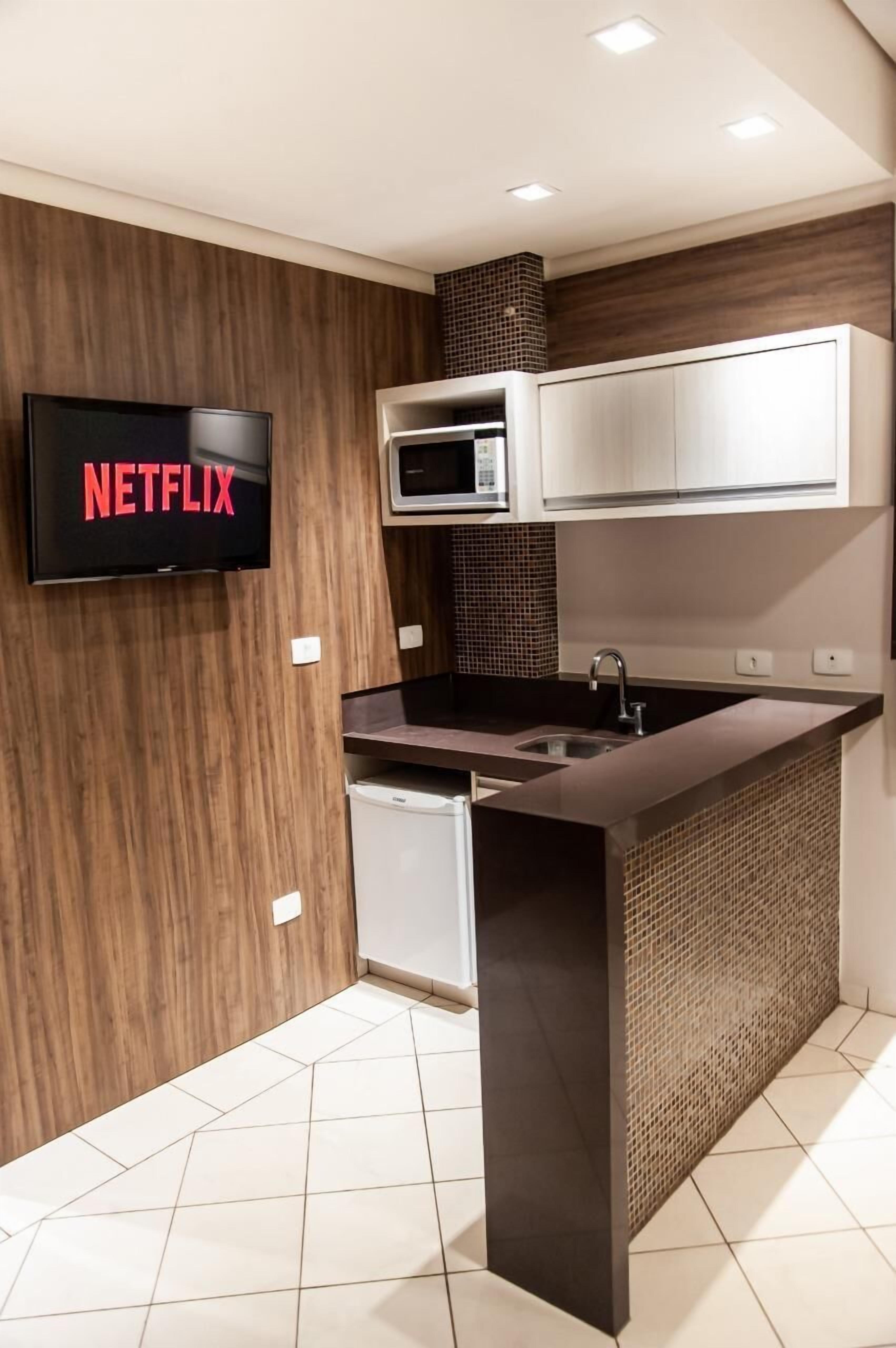 deluxe quadruple room | 1 bedroom, hypo-allergenic bedding, pillow-top beds, minibar