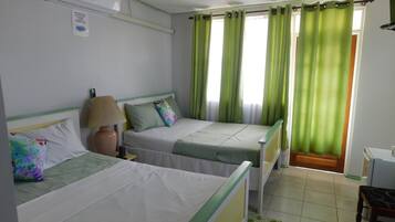 Free WiFi, bed sheets