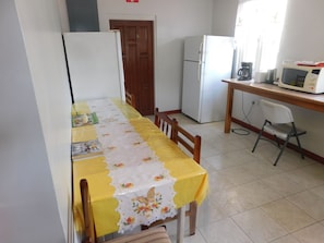 Fridge, microwave - Mr. Clean Bed and Breakfast (Roseau)