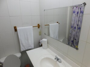 淋浴设施、毛巾