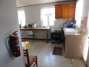 Køleskab, mikrobølgeovn på fællesareal