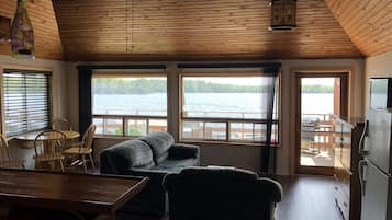 Traditional Studio Suite, 1 Bedroom, Lake View