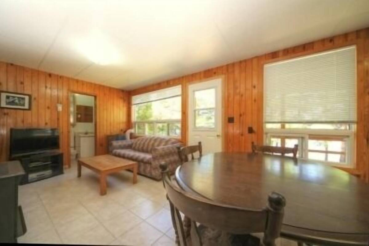 Ferienhaus, 3 Schlafzimmer, Küche, Seeblick (Cottage 1) | Wohnbereich