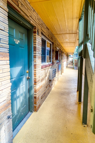 Budget Inn Motel