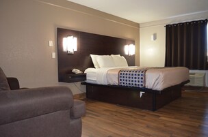 Standard Room, 1 King Bed | Iron/ironing board, free WiFi, bed sheets