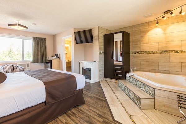 Suite, Hot Tub | Jetted tub