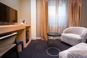 Suite | Caja fuerte, sistema de insonorización, tabla de planchar con plancha