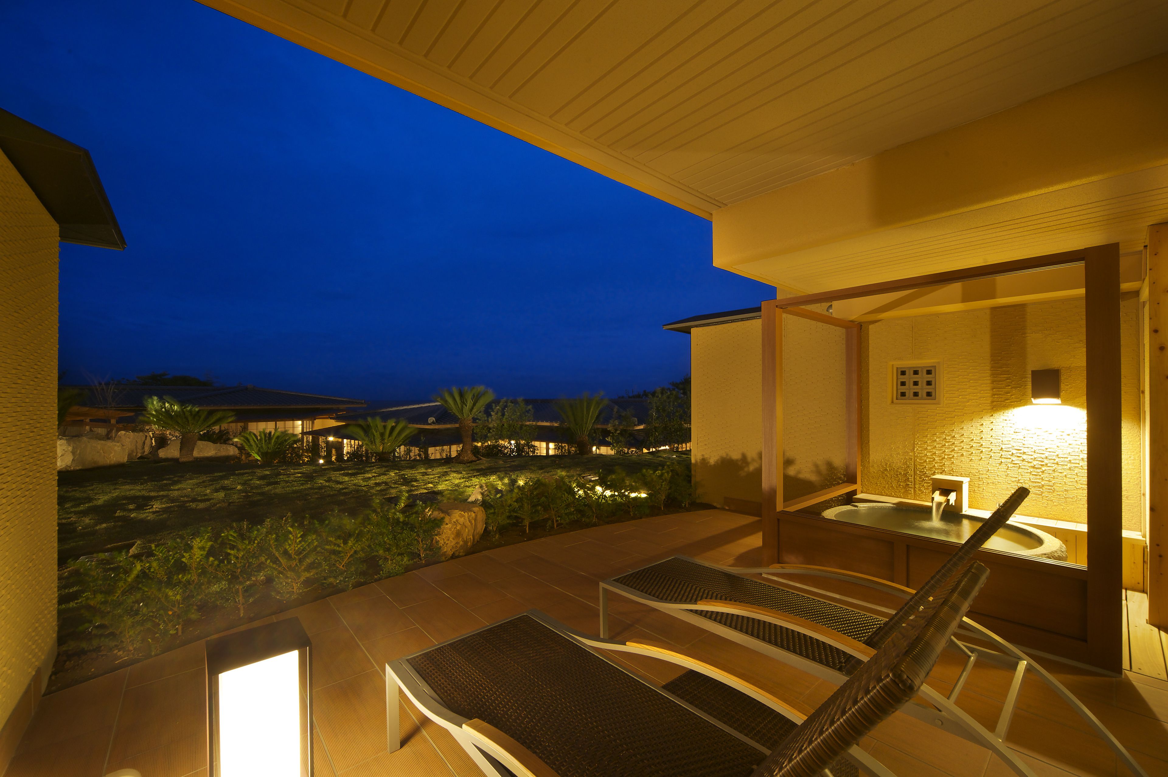 Huone | Näkymä parvekkeelta