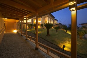 Villa,HOSHIMI,Japanese Western,Hot Spring | Courtyard - Hotel Bettei Umi To Mori (Choshi)