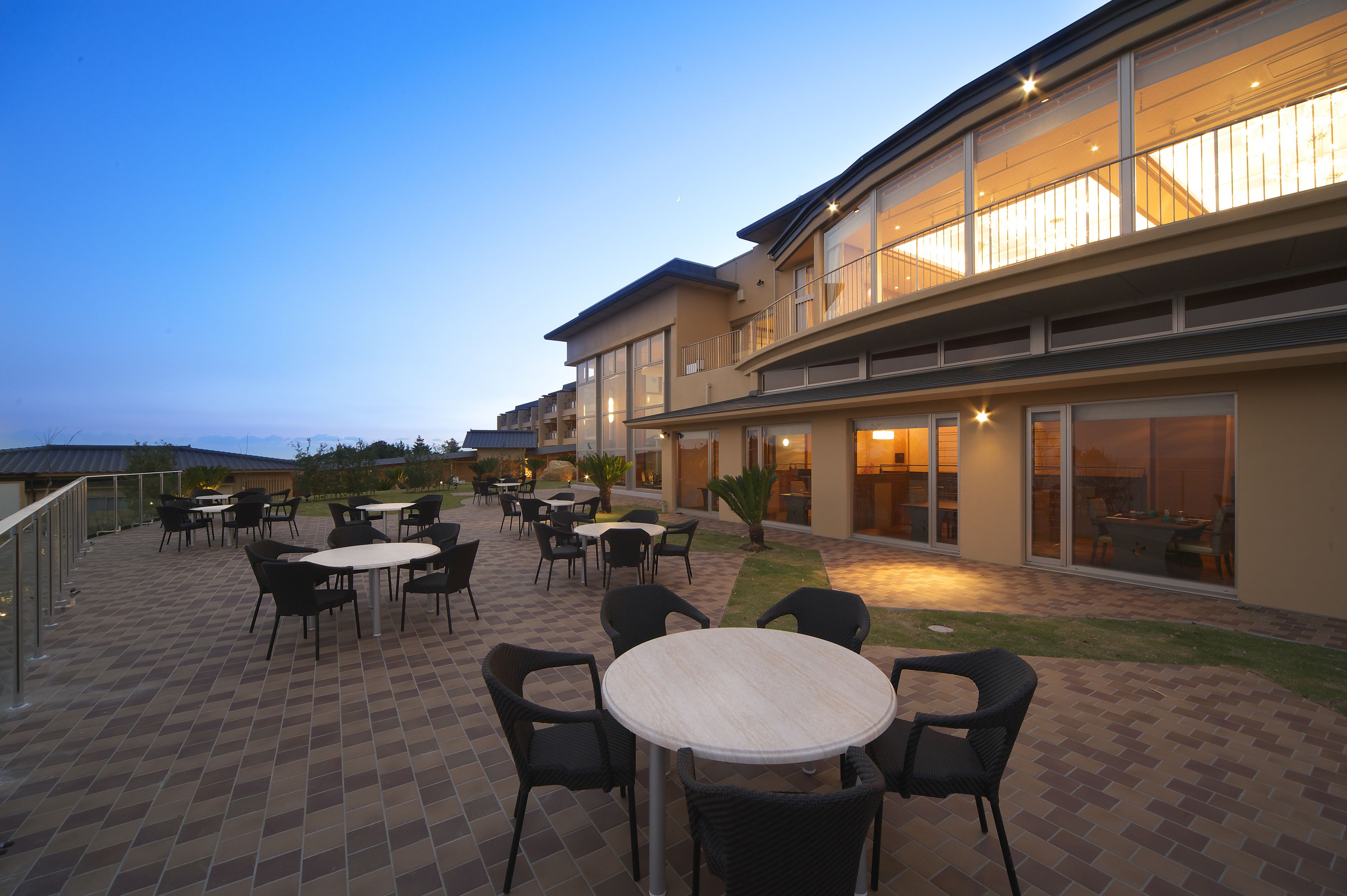 供應早餐及午餐