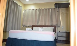 Executive Twin Room, 2 Single Beds | Desk, free WiFi, bed sheets - Park Avenue Residence Inn & Suites (Davao)